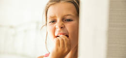 Acidolac artykuł - Ruszający się ząb u dziecka – co robić?